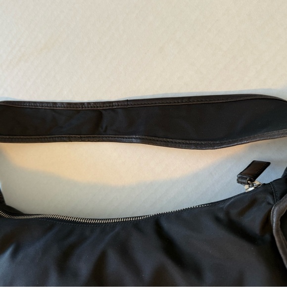 Authentic Vintage Y2K Prada Tessuto EGG Semitracolla  Black Nylon Shoulder Bag - Picture 7 of 15